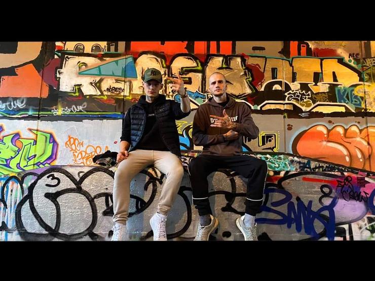 Twenty8